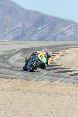 media/Oct-05-2025-CVMA (Sun) [[beeef4f201]]/Race 11-500-400(4)-350 Supersport/